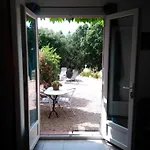 Chez Nat Et Jc לינה וארוחת בוקר 3*