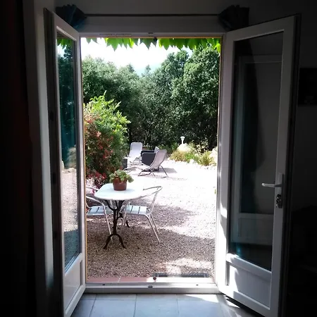 Chez Nat Et Jc Bed and Breakfast 3*