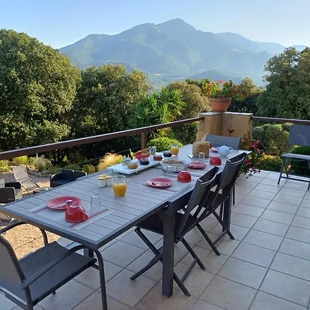 Chez Nat Et Jc Bed and Breakfast 3*