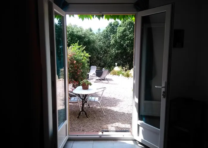 Chez Nat Et Jc Bed & Breakfast 3*